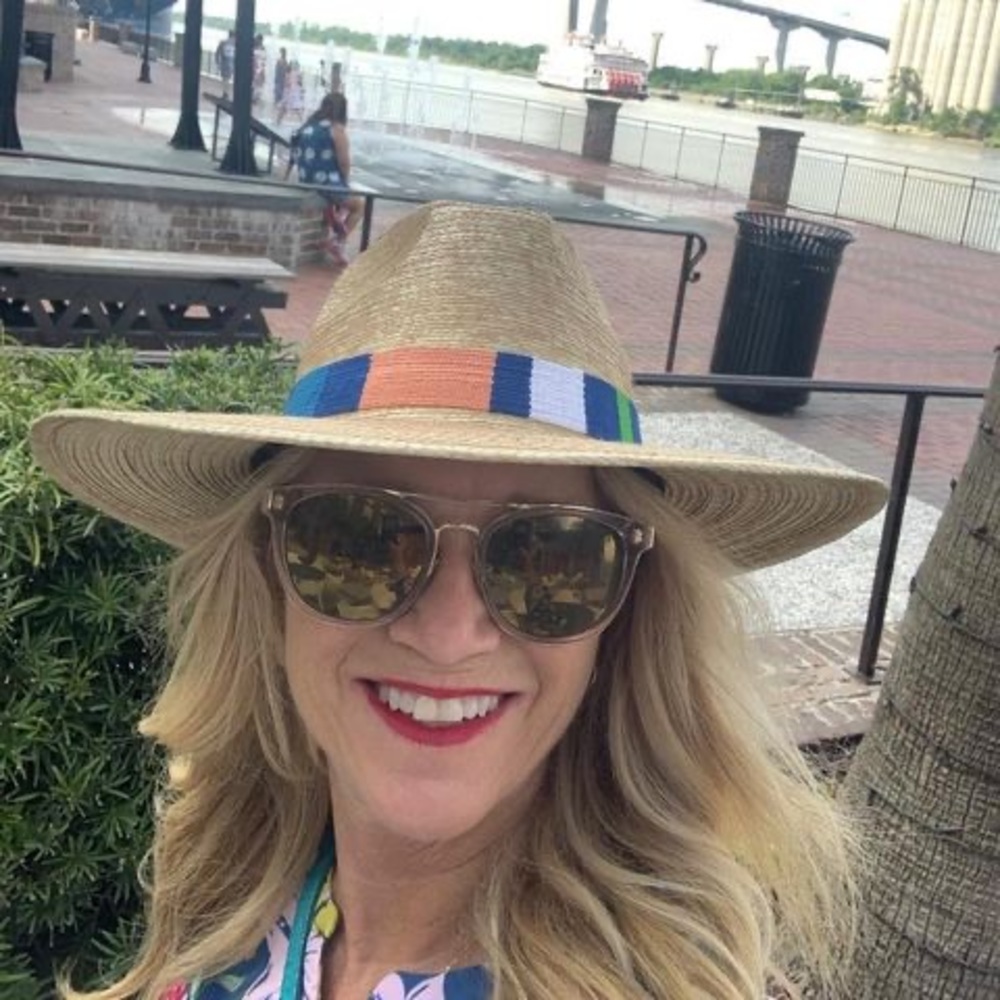 Meet your Posher, Lori